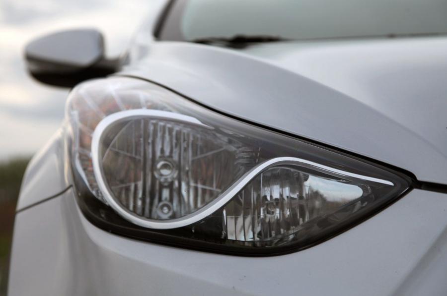 Hyundai Elantra Limited 2011 года  (фото 3 из 45)